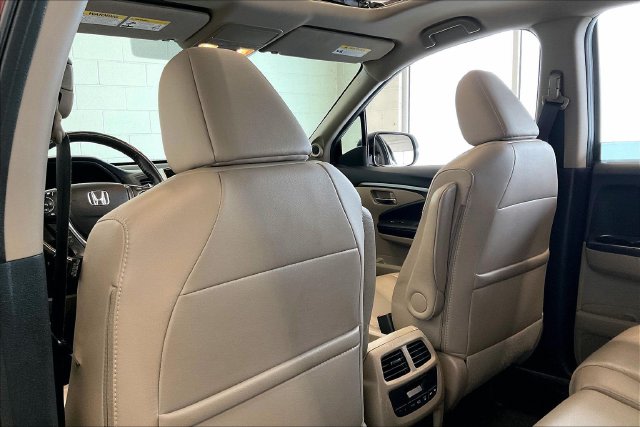 Thumbnail: 2017 Honda Pilot - 13