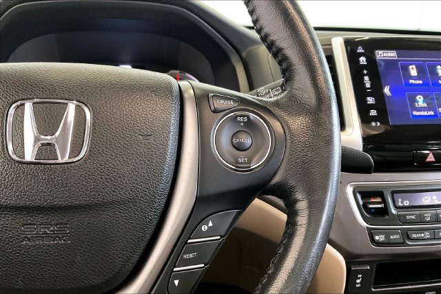 Thumbnail: 2017 Honda Pilot - 27