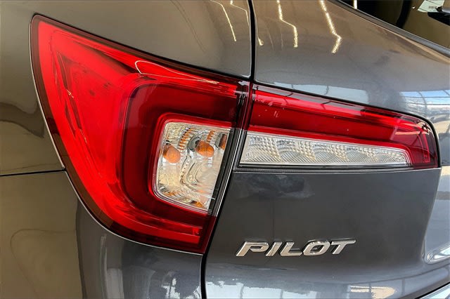 2022 Honda Pilot Touring 32