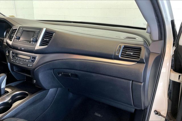 Thumbnail: 2019 Honda Ridgeline - 24