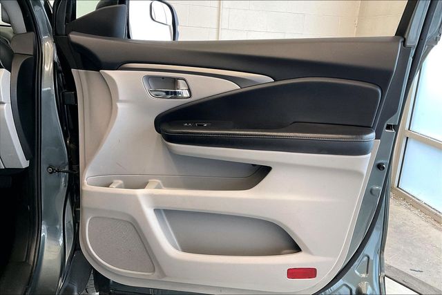 Thumbnail: 2019 Honda Ridgeline - 30