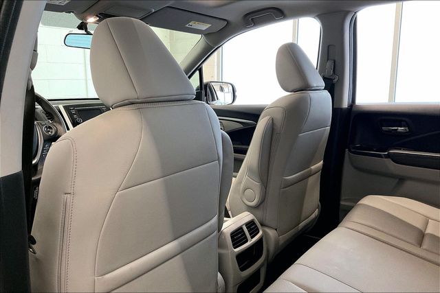 Thumbnail: 2019 Honda Ridgeline - 13