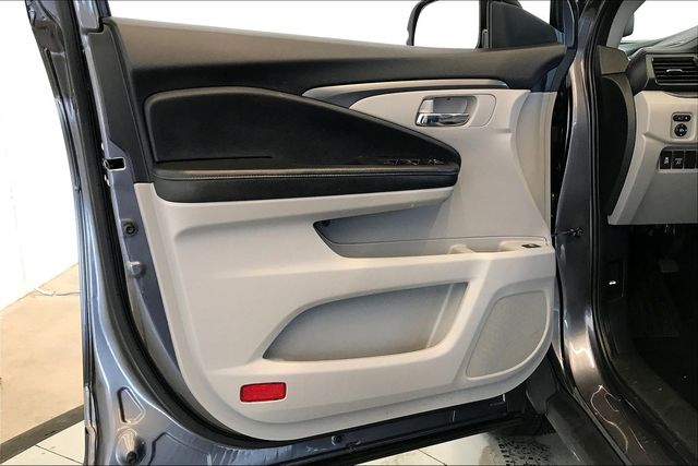 Thumbnail: 2019 Honda Ridgeline - 26