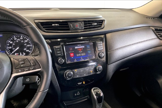 Thumbnail: 2019 Nissan Rogue - 16
