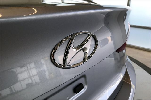 Thumbnail: 2017 Hyundai Elantra - 31