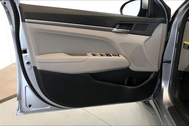 Thumbnail: 2017 Hyundai Elantra - 26