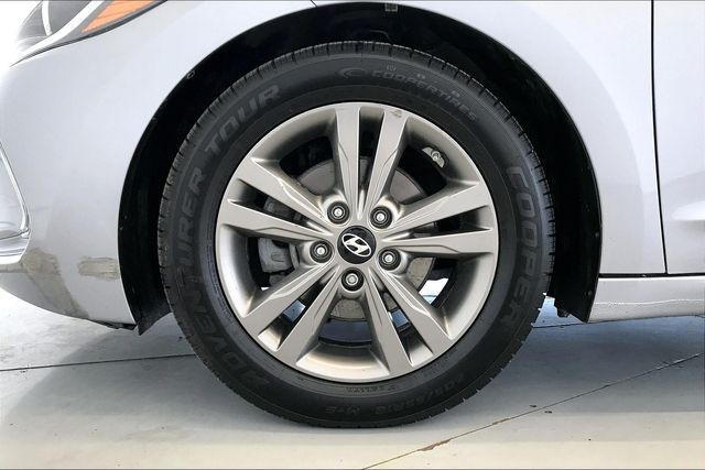 Thumbnail: 2017 Hyundai Elantra - 7