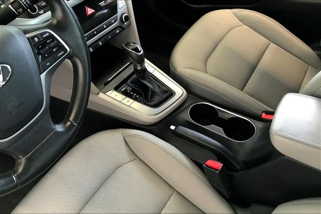 Thumbnail: 2017 Hyundai Elantra - 15