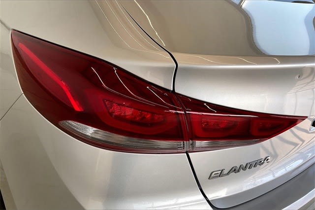 2017 Hyundai Elantra Limited Edition 32