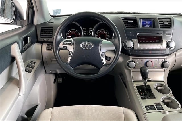Thumbnail: 2012 Toyota Highlander - 14