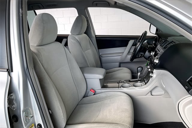 Thumbnail: 2012 Toyota Highlander - 21