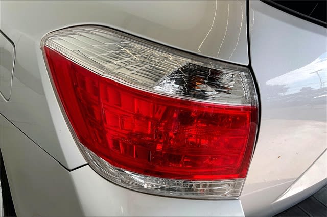 Thumbnail: 2012 Toyota Highlander - 32