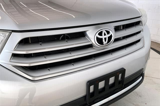 Thumbnail: 2012 Toyota Highlander - 33