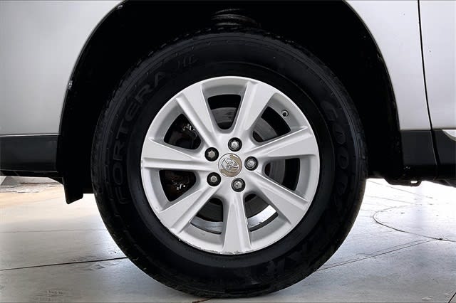 Thumbnail: 2012 Toyota Highlander - 8