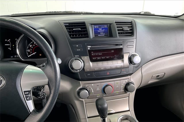 Thumbnail: 2012 Toyota Highlander - 15