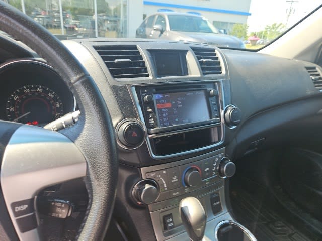 Thumbnail: 2013 Toyota Highlander - 6