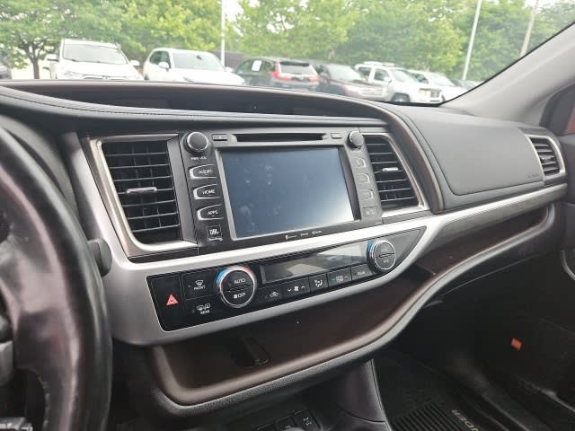 Thumbnail: 2019 Toyota Highlander - 8