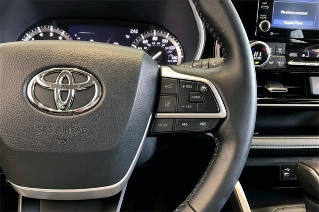 2022 Toyota Highlander XLE 28