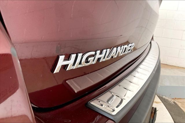 Thumbnail: 2017 Toyota Highlander - 35