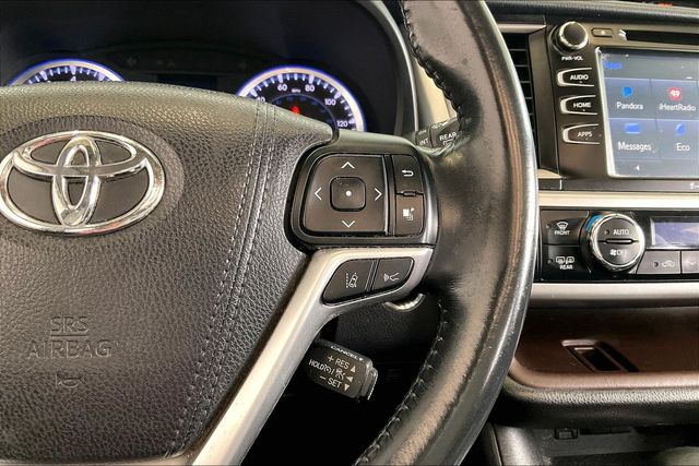 Thumbnail: 2017 Toyota Highlander - 27