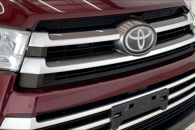 Thumbnail: 2017 Toyota Highlander - 34