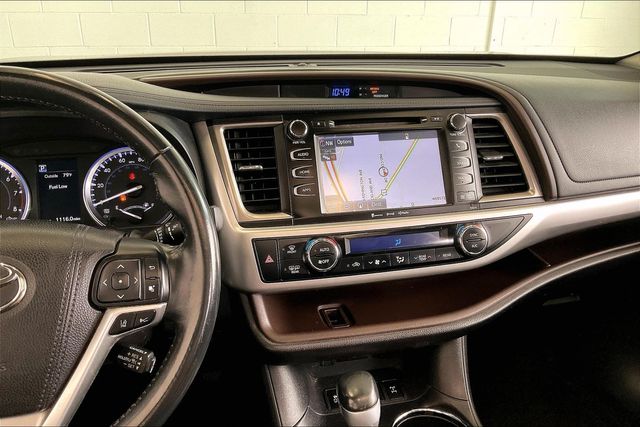 Thumbnail: 2017 Toyota Highlander - 16