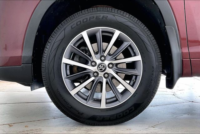 Thumbnail: 2017 Toyota Highlander - 8
