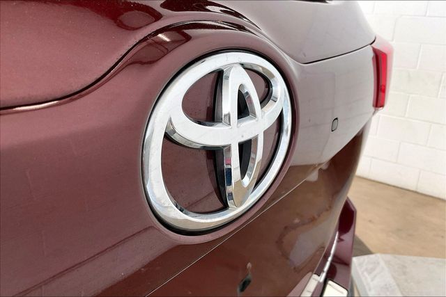 Thumbnail: 2017 Toyota Highlander - 7