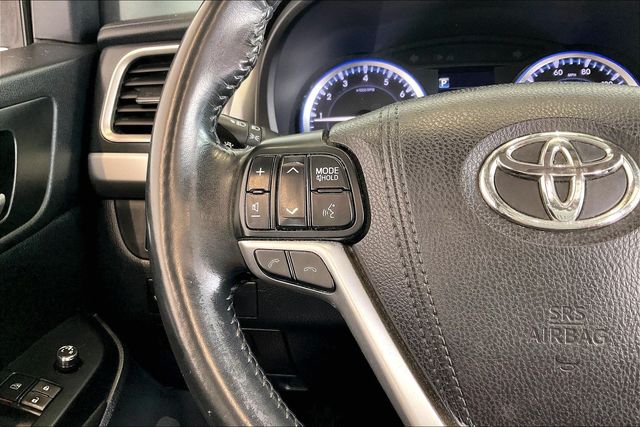 Thumbnail: 2017 Toyota Highlander - 26