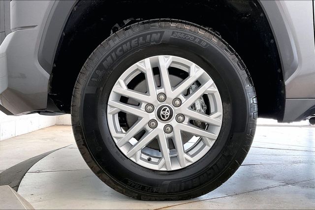 Thumbnail: 2022 Toyota Tundra - 8