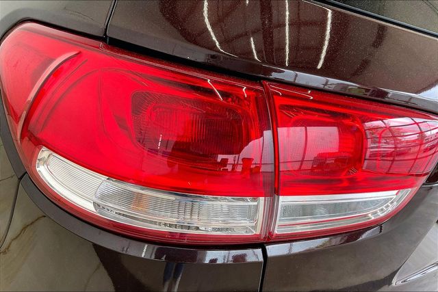 Thumbnail: 2016 Kia Sorento - 32