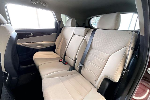 Thumbnail: 2016 Kia Sorento - 13