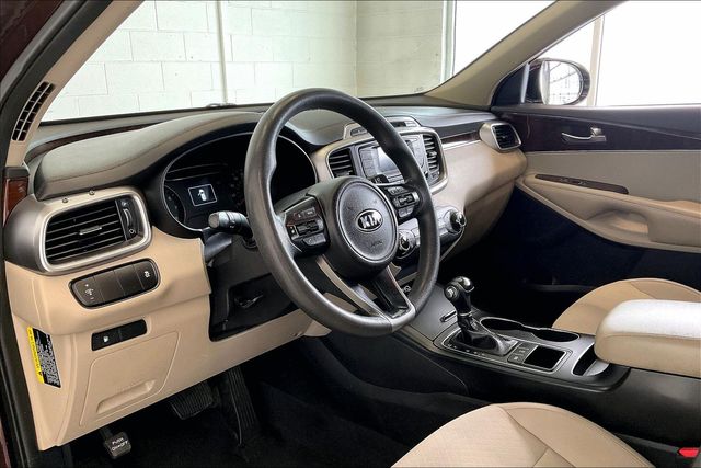 Thumbnail: 2016 Kia Sorento - 2