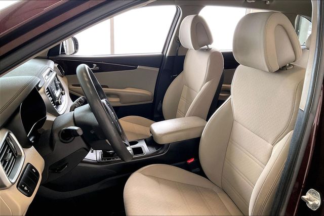 Thumbnail: 2016 Kia Sorento - 11