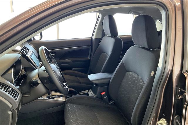 Thumbnail: 2021 Mitsubishi Outlander Sport - 11