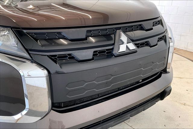 Thumbnail: 2021 Mitsubishi Outlander Sport - 33