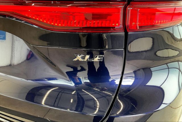 Thumbnail: 2023 Toyota Venza - 9