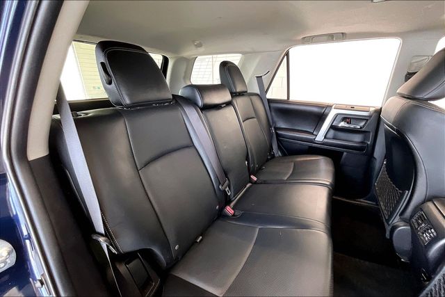 Thumbnail: 2016 Toyota 4Runner - 25