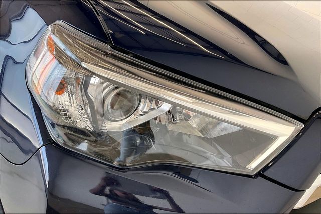 Thumbnail: 2016 Toyota 4Runner - 31