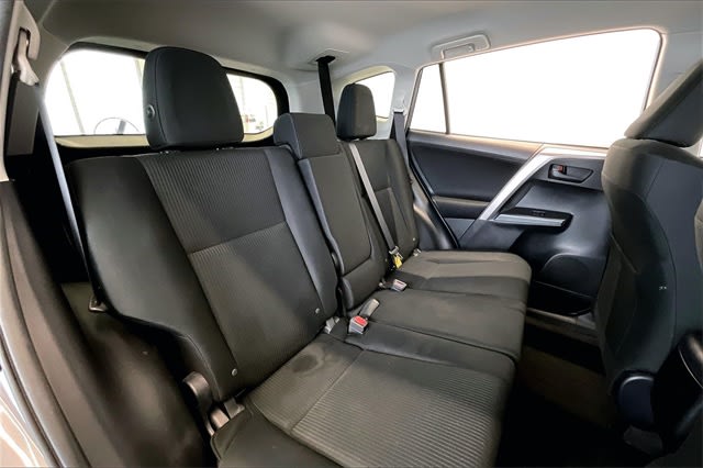 Thumbnail: 2018 Toyota RAV4 - 26