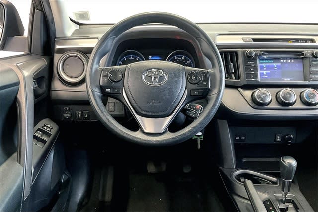 Thumbnail: 2018 Toyota RAV4 - 14