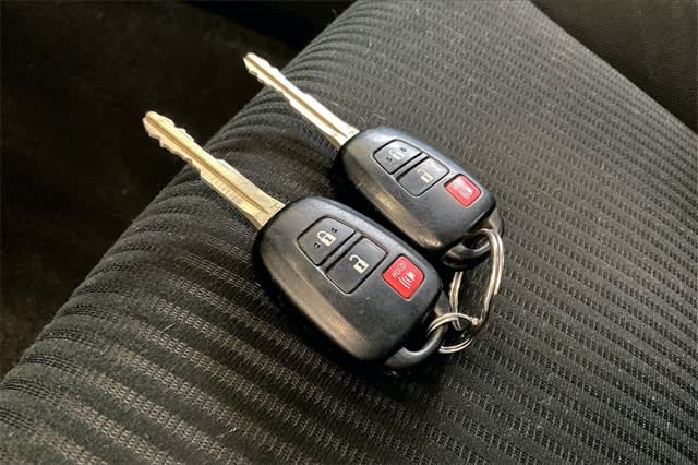 Thumbnail: 2018 Toyota RAV4 - 20