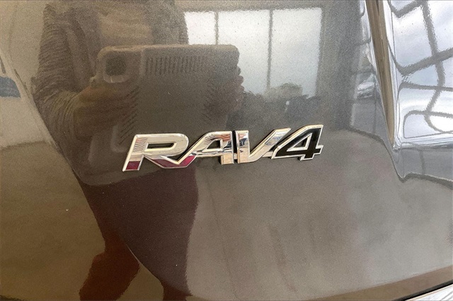 Thumbnail: 2018 Toyota RAV4 - 34