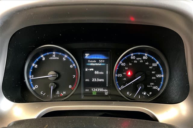 Thumbnail: 2018 Toyota RAV4 - 18