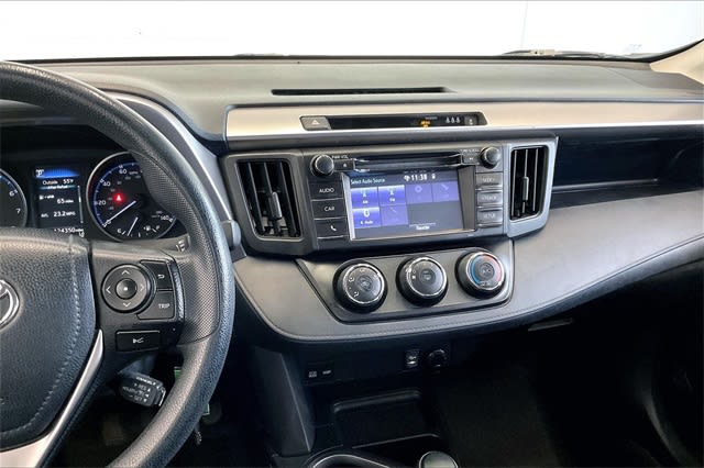 Thumbnail: 2018 Toyota RAV4 - 15