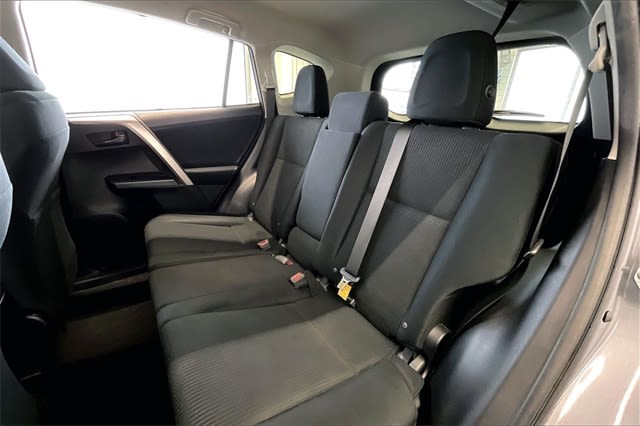 Thumbnail: 2018 Toyota RAV4 - 22