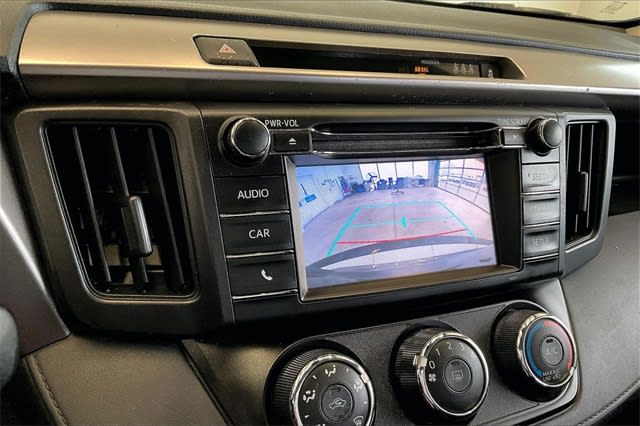 Thumbnail: 2018 Toyota RAV4 - 16