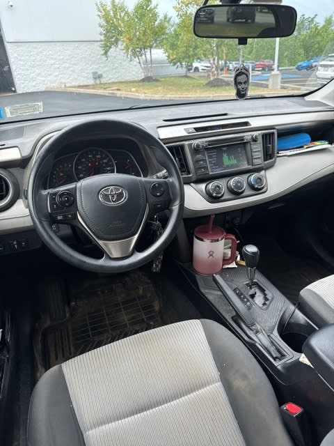 Thumbnail: 2015 Toyota RAV4 - 2