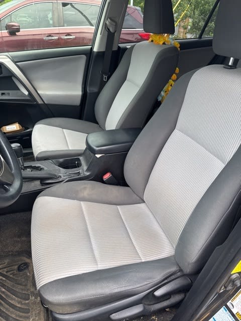 Thumbnail: 2015 Toyota RAV4 - 8