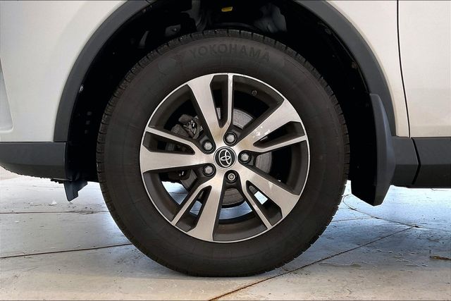 Thumbnail: 2018 Toyota RAV4 - 8